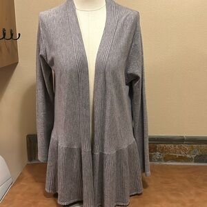Essentials Milano Gray Long Sleeve Cardigan Sweater Women’s L